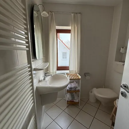 Lotz Mit Drei In Auf Ruegen 아파트 푸트버스